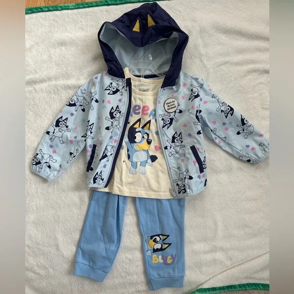 NWOT Girls Toddler 4T Bluey Outfit 3-Piece Set with Jacket, Pants, Tank Top - Picture 2 of 6
